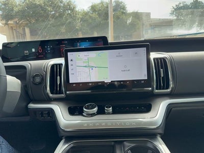 2027 Ford Expedition 4X2 PLATINUM