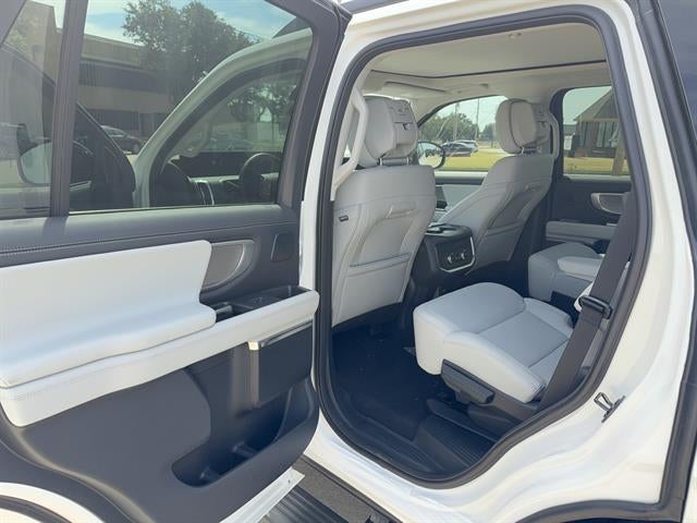 2027 Ford Expedition 4X2 PLATINUM