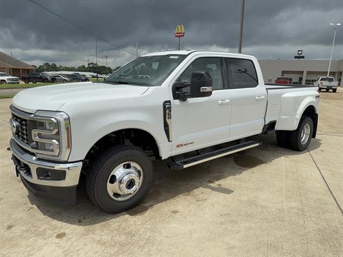 2026 Ford Super Duty F-350 DRW LARIAT