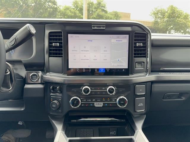2026 Ford Super Duty F-350 DRW LARIAT