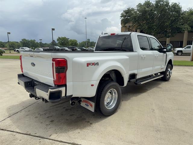 2026 Ford Super Duty F-350 DRW LARIAT