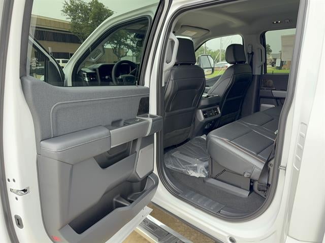 2026 Ford Super Duty F-350 DRW LARIAT