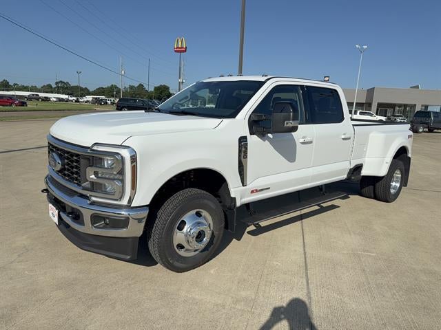 2026 Ford Super Duty F-350 DRW LARIAT