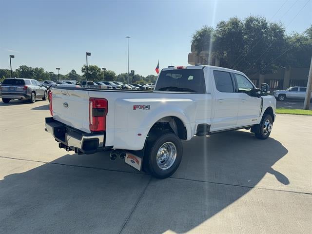 2026 Ford Super Duty F-350 DRW LARIAT