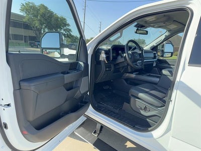 2026 Ford Super Duty F-350 DRW LARIAT