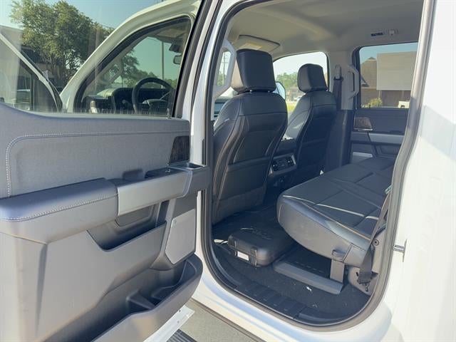 2026 Ford Super Duty F-350 DRW LARIAT