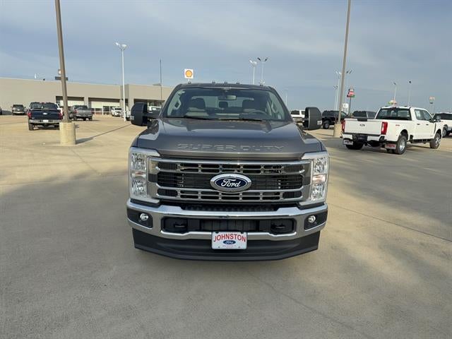 2027 Ford Super Duty F-350 DRW XLT