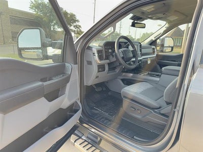 2027 Ford Super Duty F-350 DRW XLT
