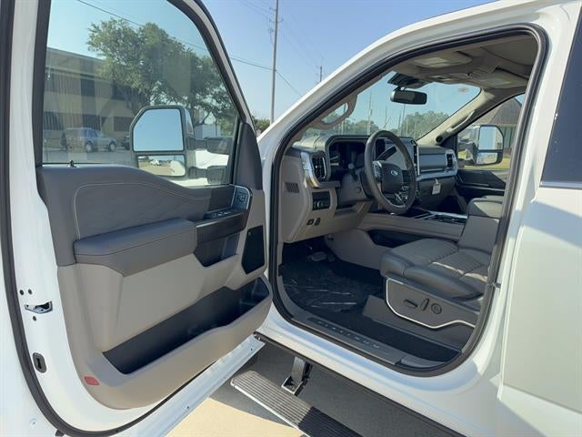 2026 Ford Super Duty F-350 DRW Platinum
