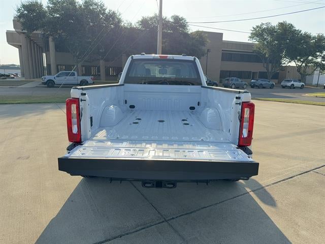 2027 Ford Super Duty F-350 DRW XL
