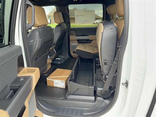 2026 Ford Super Duty F-350 DRW LARIAT