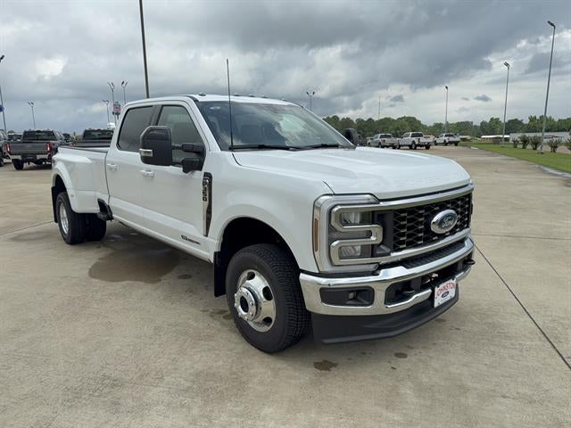 2026 Ford Super Duty F-350 DRW LARIAT